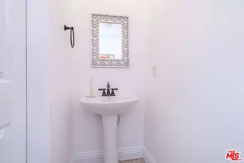 29266 Pilgrim Ct, Valencia, CA 91354 photo 14