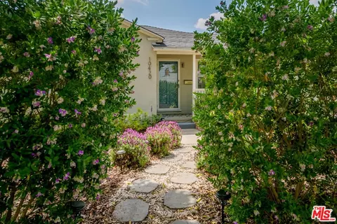 10420 Tiara St, North Hollywood, CA 91601