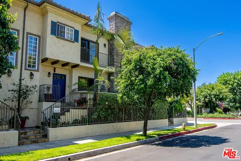 11622 Valley Spring Ln #2, Studio City, CA 91604