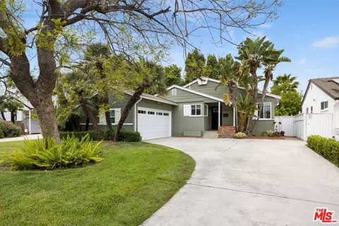 13021 Delano St, Valley Glen, CA 91401