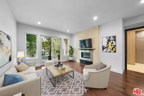 1318 Roxbury Dr #215, Los Angeles, CA 90035