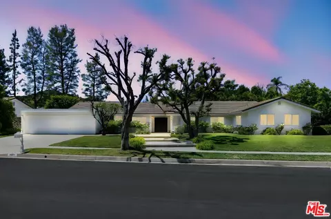 4671 Vista De Oro Ave, Woodland Hills, CA 91364