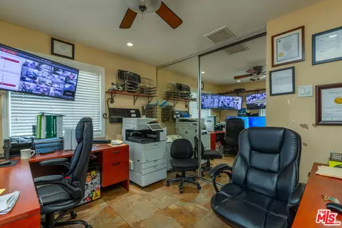 6956 Bertrand Ave, Reseda, CA 91335 photo 4