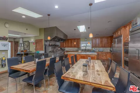 6956 Bertrand Ave, Reseda, CA 91335 photo 10