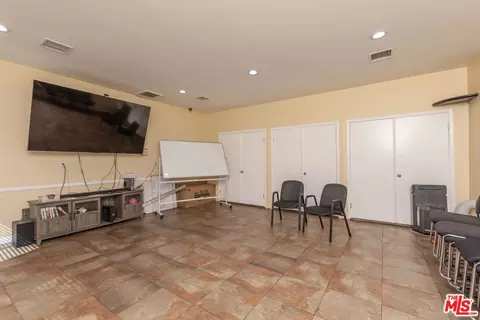 6956 Bertrand Ave, Reseda, CA 91335 photo 23