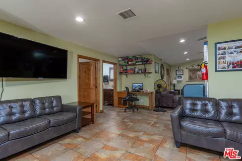 6956 Bertrand Ave, Reseda, CA 91335 photo 6