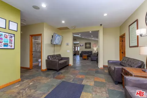 6957 Enfield Ave, Reseda, CA 91335 photo 23