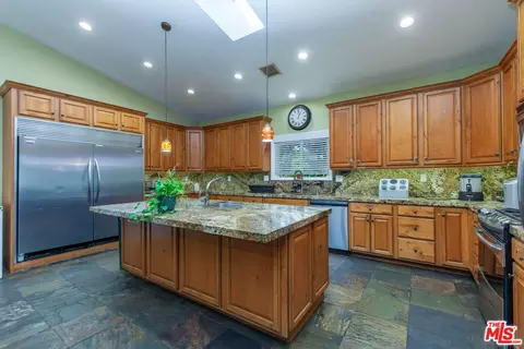 6957 Enfield Ave, Reseda, CA 91335 photo 6