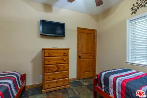 6957 Enfield Ave, Reseda, CA 91335 photo 7