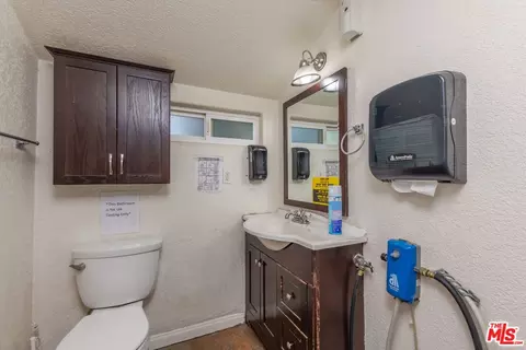 6957 Enfield Ave, Reseda, CA 91335 photo 12