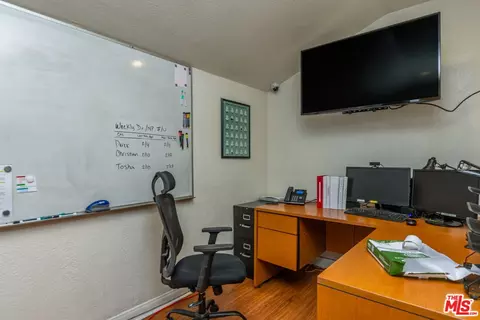6957 Enfield Ave, Reseda, CA 91335 photo 29