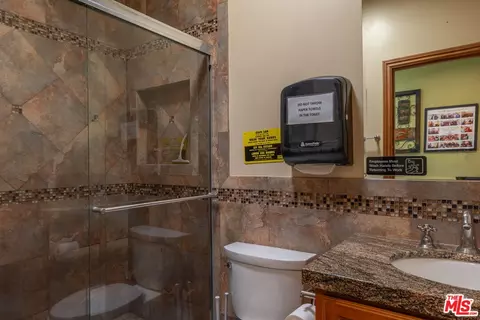 6957 Enfield Ave, Reseda, CA 91335 photo 5