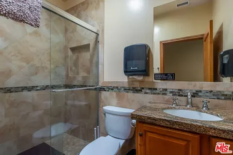 6957 Enfield Ave, Reseda, CA 91335 photo 26