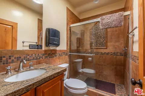 6957 Enfield Ave, Reseda, CA 91335 photo 21