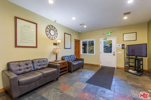 6957 Enfield Ave, Reseda, CA 91335 photo 22