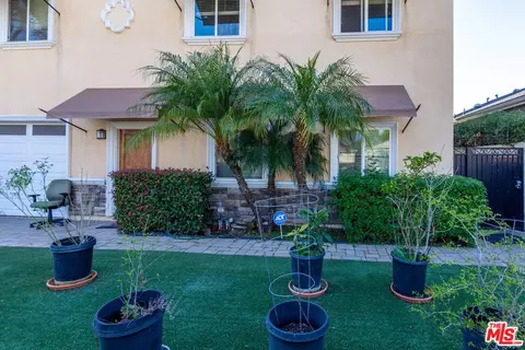 6953 Enfield Ave, Reseda, CA 91335