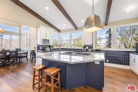 2270 The Ter, Los Angeles, CA 90049