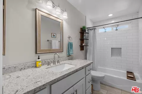 Bath - 18533 Lanark St, Reseda, CA 91335 photo 1 of 4