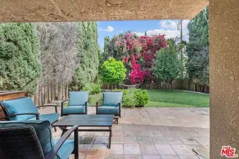 Exterior - 18533 Lanark St, Reseda, CA 91335 photo 5 of 8