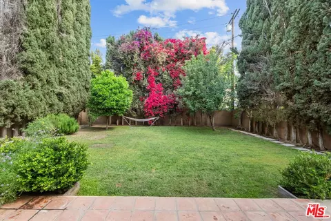 Exterior - 18533 Lanark St, Reseda, CA 91335 photo 8 of 8