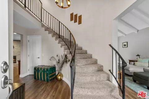 Entry Way - 18533 Lanark St, Reseda, CA 91335 photo 3 of 6