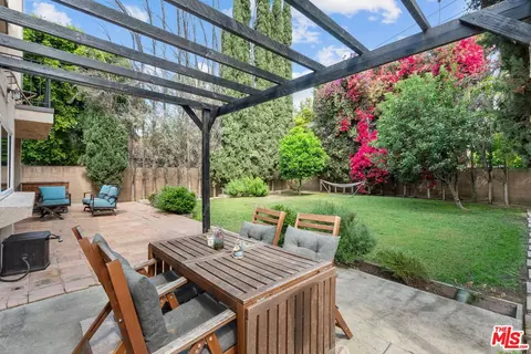 Exterior - 18533 Lanark St, Reseda, CA 91335 photo 7 of 8