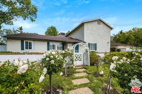 10355 Camarillo St, Toluca Lake, CA 91602