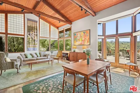20730 Hillside Dr, Topanga, CA 90290
