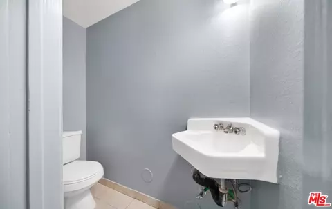 Bath - 43643 Stanridge Ave, Lancaster, CA 93535 photo 1 of 3