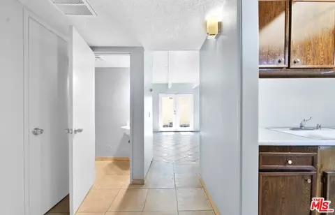 Entry Way - 43643 Stanridge Ave, Lancaster, CA 93535 photo 1 of 4