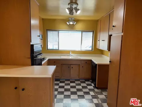1901 Peyton Ave #R, Burbank, CA 91504 photo 3