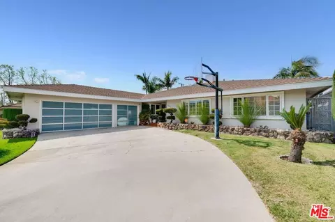 5671 W 63rd St, Los Angeles, CA 90056