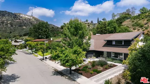 3122 Arrowhead Dr, Los Angeles, CA 90068