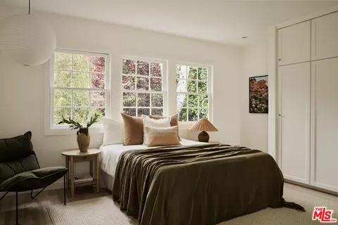 Bedroom - 870 Laguna Rd, Pasadena, CA 91105 photo 1 of 6