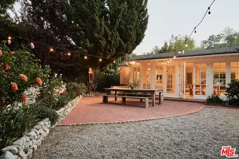 Exterior - 870 Laguna Rd, Pasadena, CA 91105 photo 11 of 13