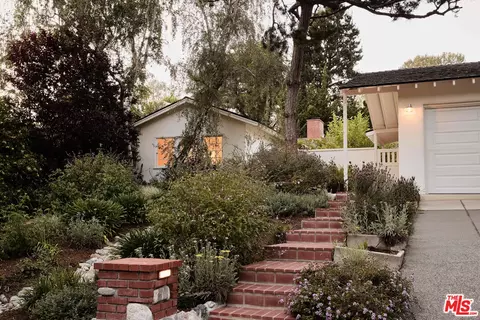 Exterior - 870 Laguna Rd, Pasadena, CA 91105 photo 13 of 13