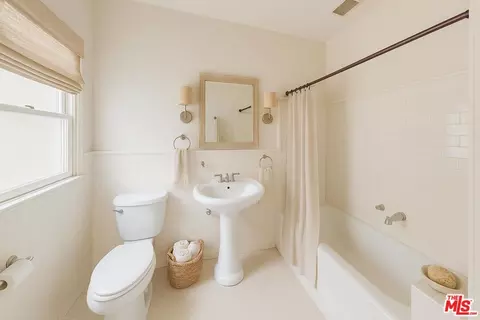 Bath - 775 E California Blvd, Pasadena, CA 91106 photo 2 of 2