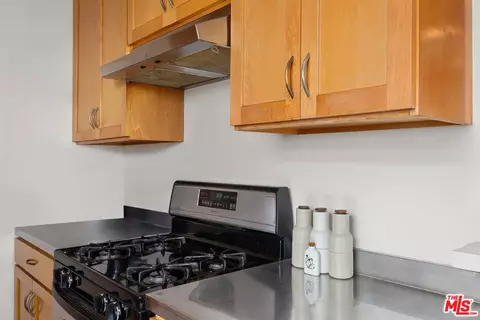 Kitchen - 30 24th Ave, Venice, CA 90291 photo 4 of 4