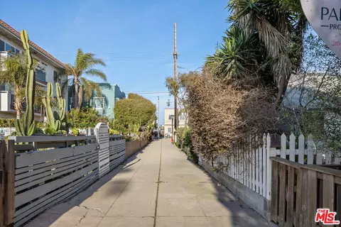 Exterior - 30 24th Ave, Venice, CA 90291 photo 7 of 7