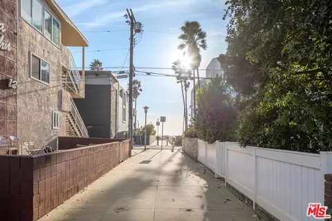 Entry Way - 30 24th Ave, Venice, CA 90291 photo 2 of 2