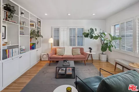 Living - 30 24th Ave, Venice, CA 90291 photo 2 of 3