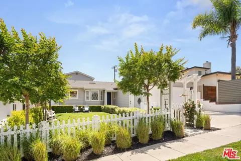7322 W 91st St, Los Angeles, CA 90045