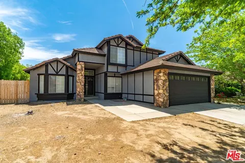 2352 E Kildare St, Lancaster, CA 93535 photo 2