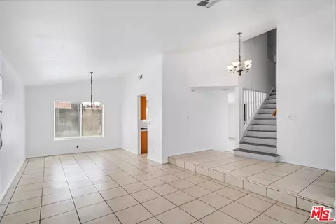 2352 E Kildare St, Lancaster, CA 93535 photo 6