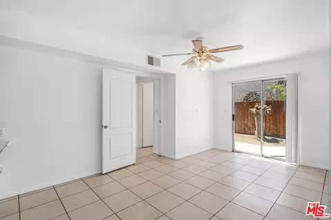 2352 E Kildare St, Lancaster, CA 93535 photo 16