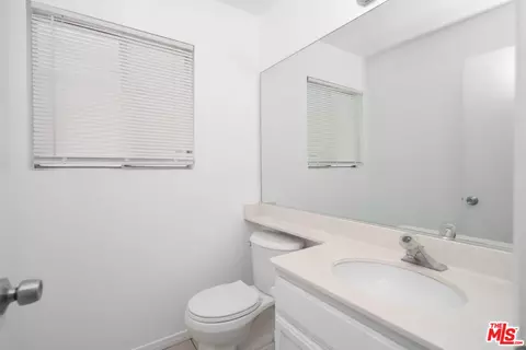 2352 E Kildare St, Lancaster, CA 93535 photo 14