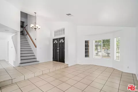2352 E Kildare St, Lancaster, CA 93535 photo 5