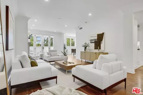 261 S Reeves Dr #201, Beverly Hills, CA 90212