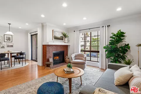 231 Bethany Rd #202, Burbank, CA 91504