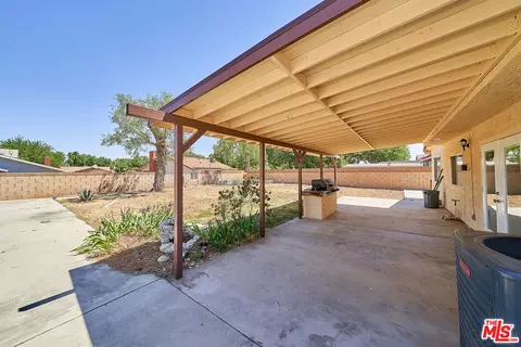 Exterior - 647 E Avenue J10, Lancaster, CA 93535 photo 5 of 11